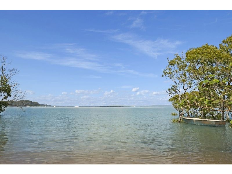 3 Cliff Terrace, Macleay Island QLD 4184