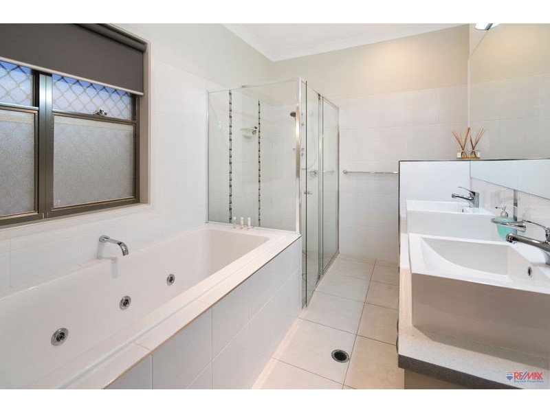 25 Clive Road, Birkdale QLD 4159