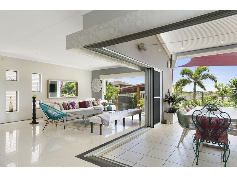 38 Attenborough Circuit, Redland Bay QLD 4165