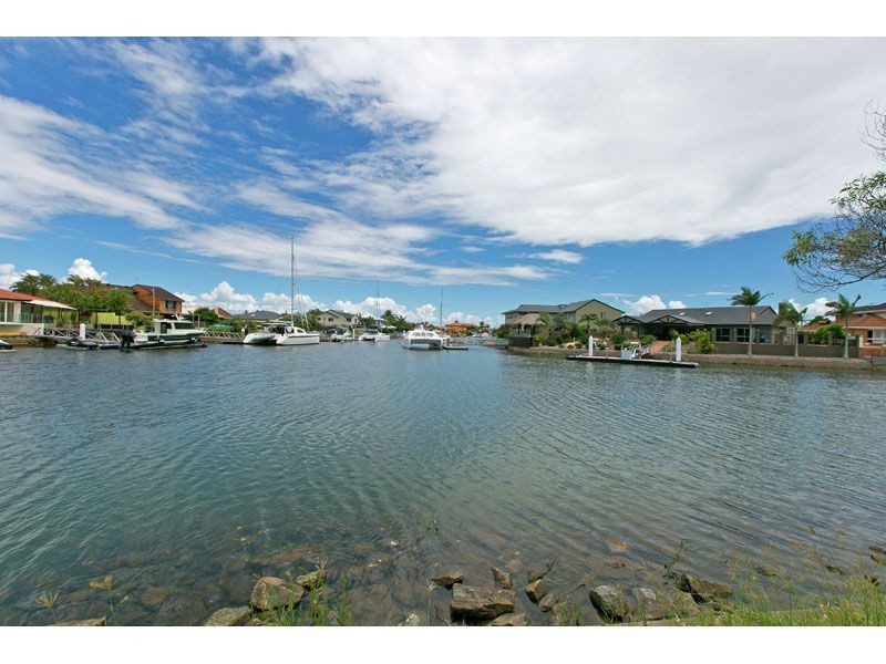 83 – 85 Dorsal dr., Birkdale QLD 4159