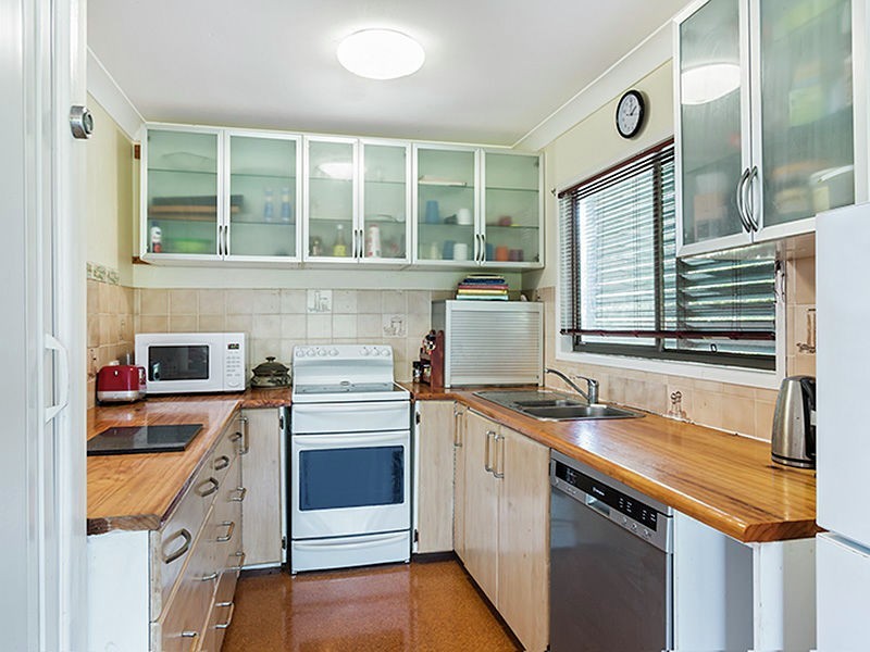 31 Bates Drive, Birkdale QLD 4159