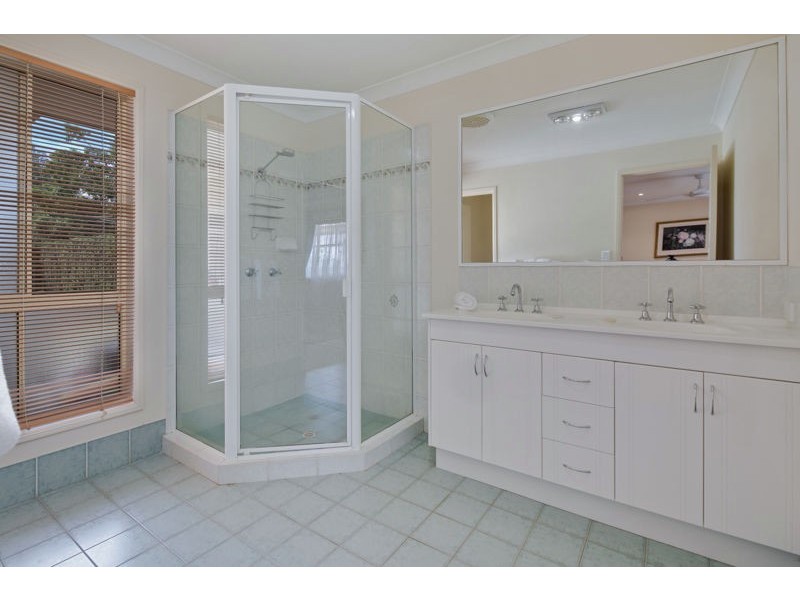 3 Wisteria Street, Ormiston QLD 4160