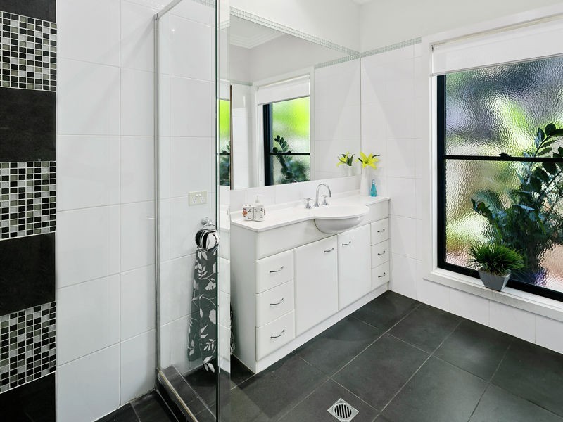 3 Keirnan Street, Redland Bay QLD 4165