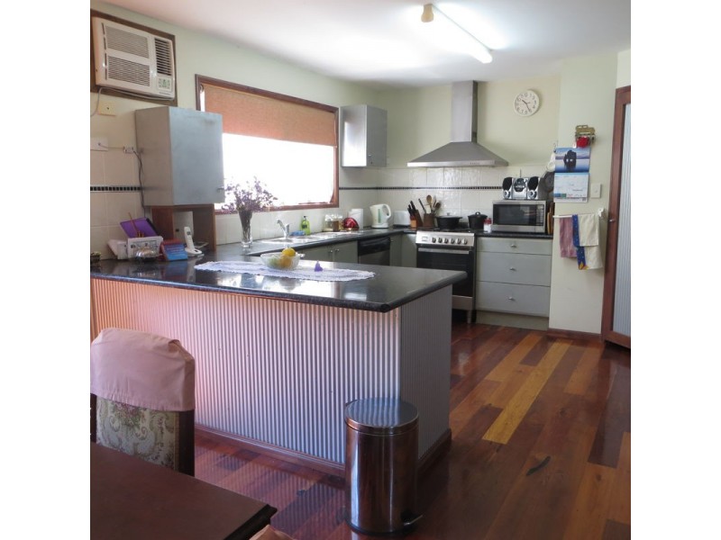 28 Kurrajong Rd, Russell Island QLD 4184