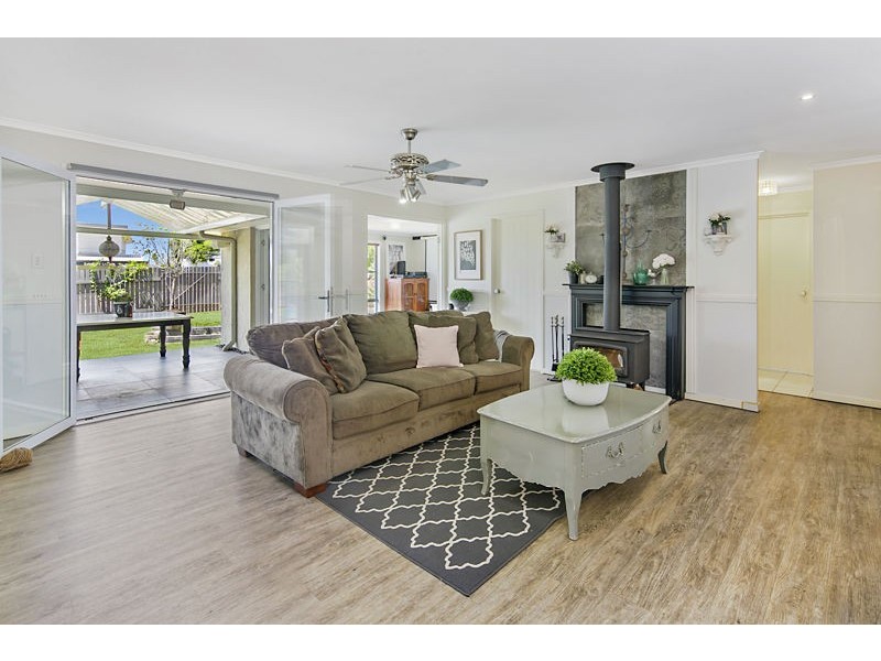 2 Valencia Springs Drive, Redland Bay QLD 4165