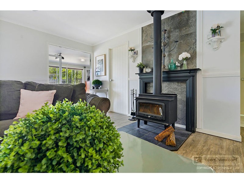 2 Valencia Springs Drive, Redland Bay QLD 4165