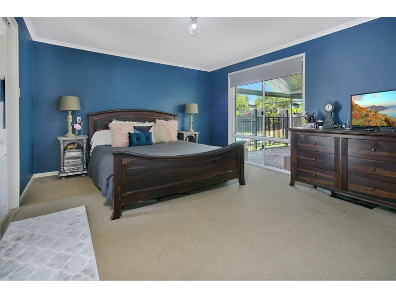 2 Valencia Springs Drive, Redland Bay QLD 4165