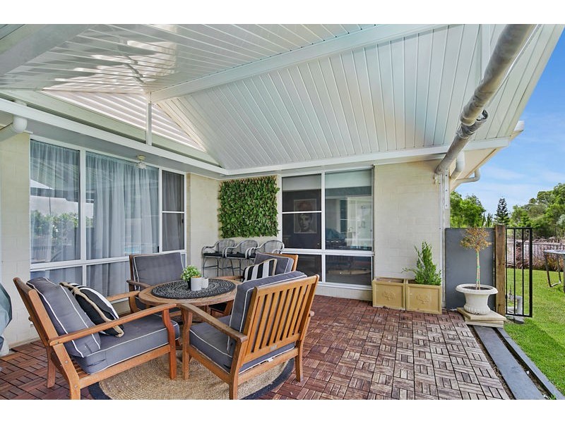 2 Valencia Springs Drive, Redland Bay QLD 4165