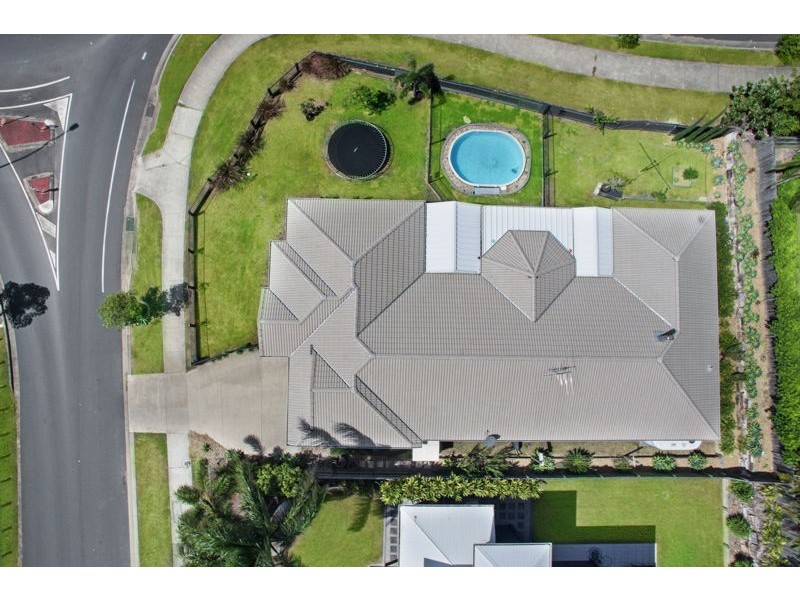 2 Valencia Springs Drive, Redland Bay QLD 4165