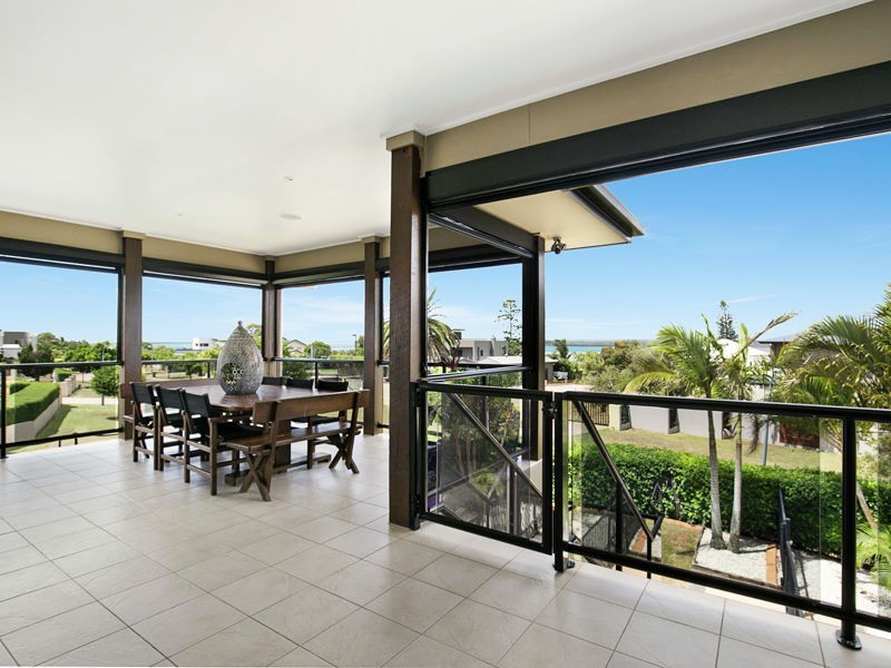 2 Baylink Drive, Redland Bay QLD 4165