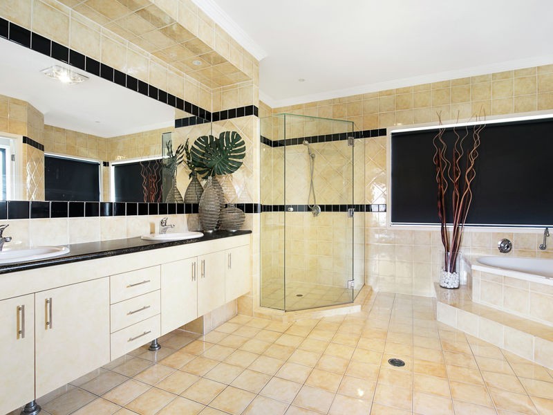 2 Baylink Drive, Redland Bay QLD 4165