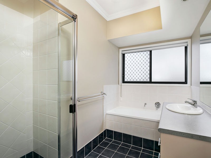 2 Baylink Drive, Redland Bay QLD 4165