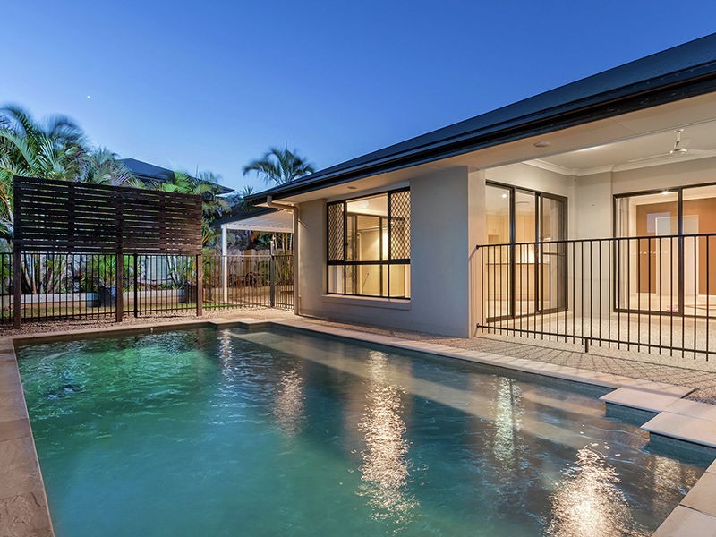 27 Ebony Cres, Redland Bay QLD 4165