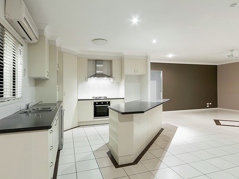 27 Ebony Cres, Redland Bay QLD 4165