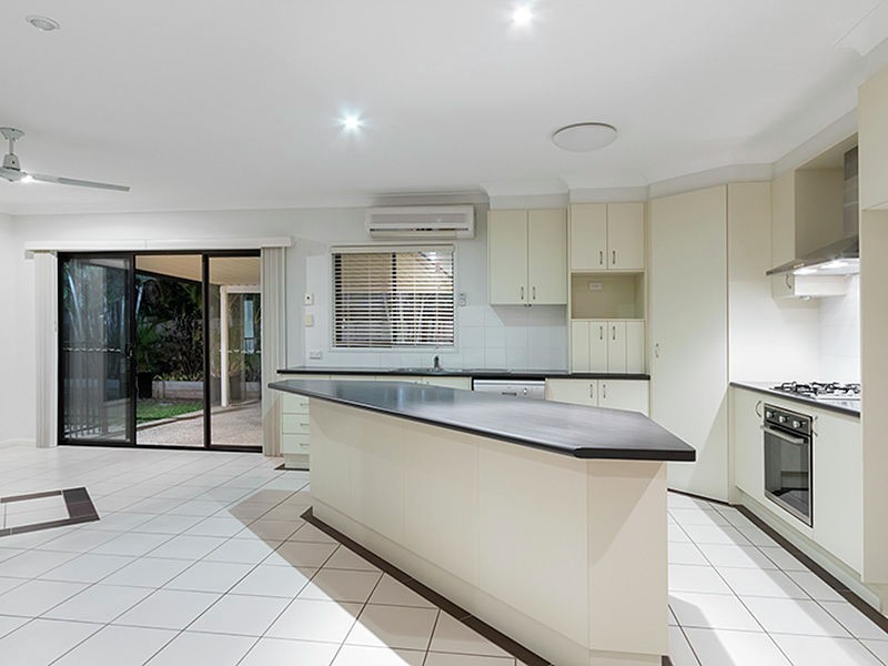 27 Ebony Cres, Redland Bay QLD 4165