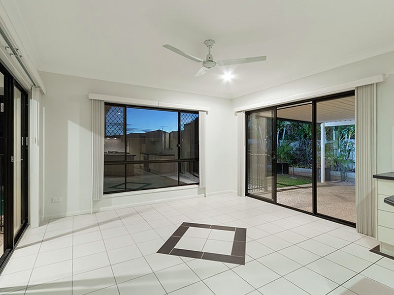 27 Ebony Cres, Redland Bay QLD 4165