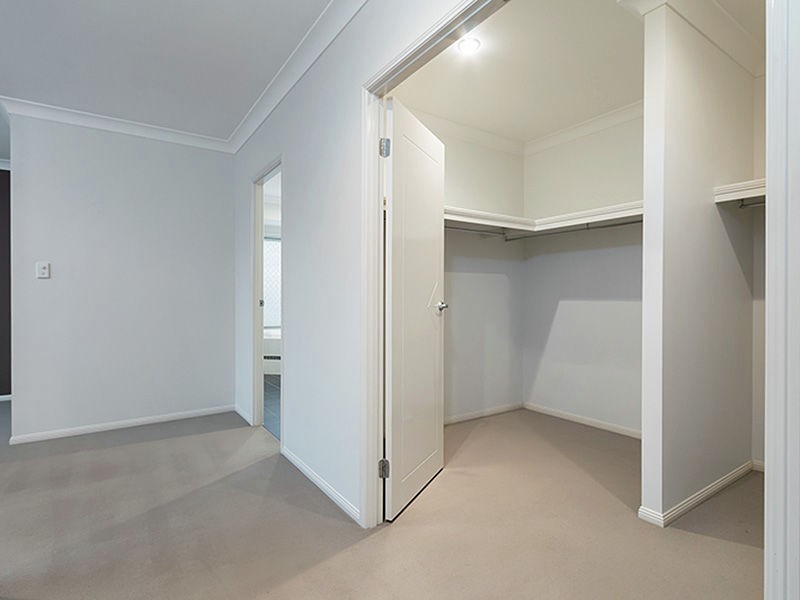 27 Ebony Cres, Redland Bay QLD 4165