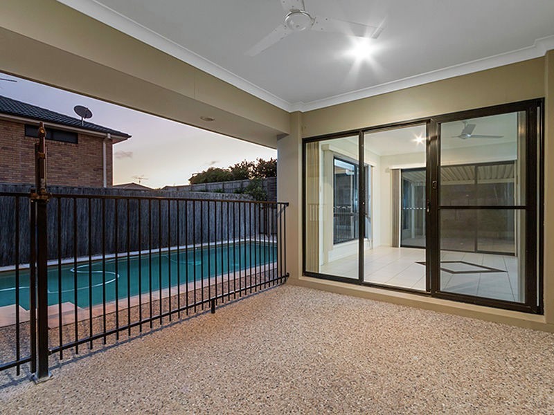 27 Ebony Cres, Redland Bay QLD 4165