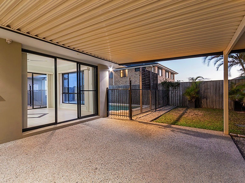 27 Ebony Cres, Redland Bay QLD 4165