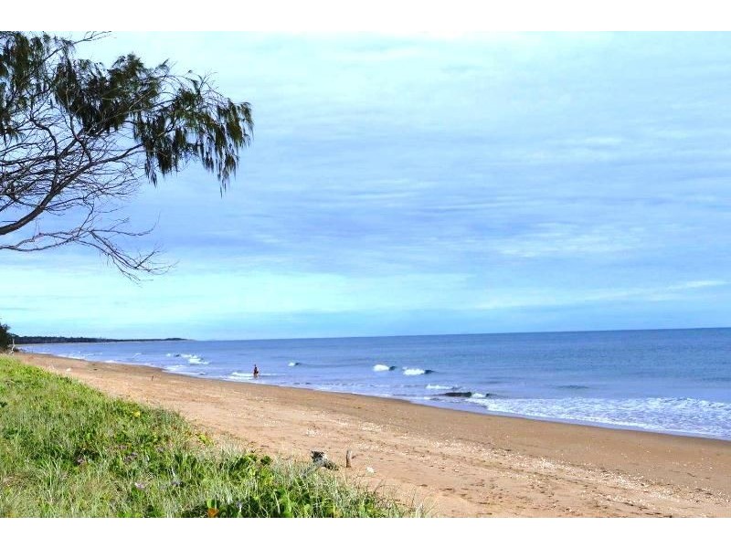 5 Pacific Boulevard, Moore Park Beach QLD 4670