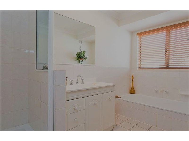 2 Nottingham Drive, Victoria Point QLD 4165