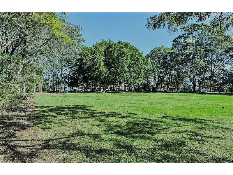 2 Nottingham Drive, Victoria Point QLD 4165