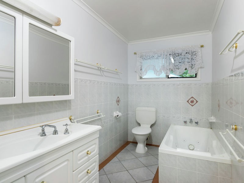 28 Henderson Road, Sheldon QLD 4157