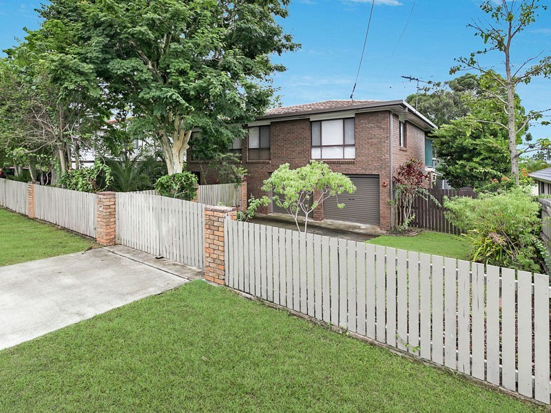 8A HOLLY ROAD, Victoria Point QLD 4165