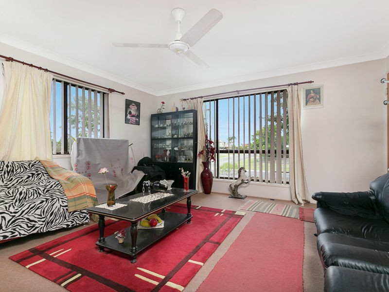 8A HOLLY ROAD, Victoria Point QLD 4165