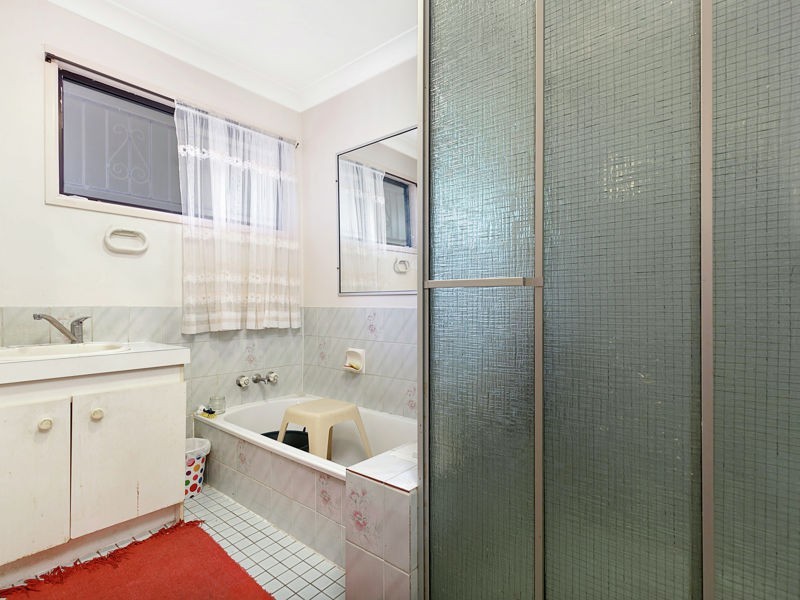 8A HOLLY ROAD, Victoria Point QLD 4165