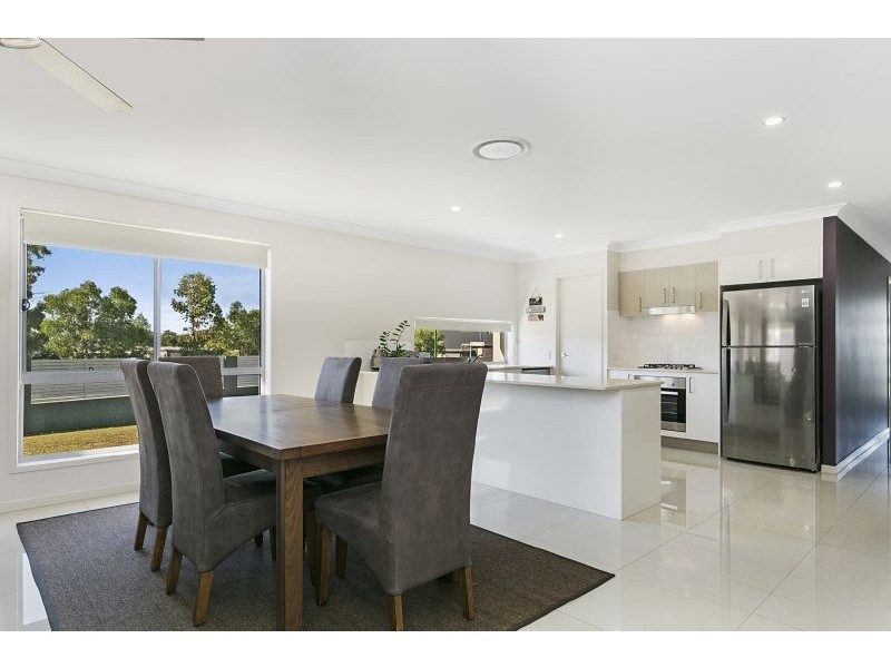 52 Capella Drive, Redland Bay QLD 4165