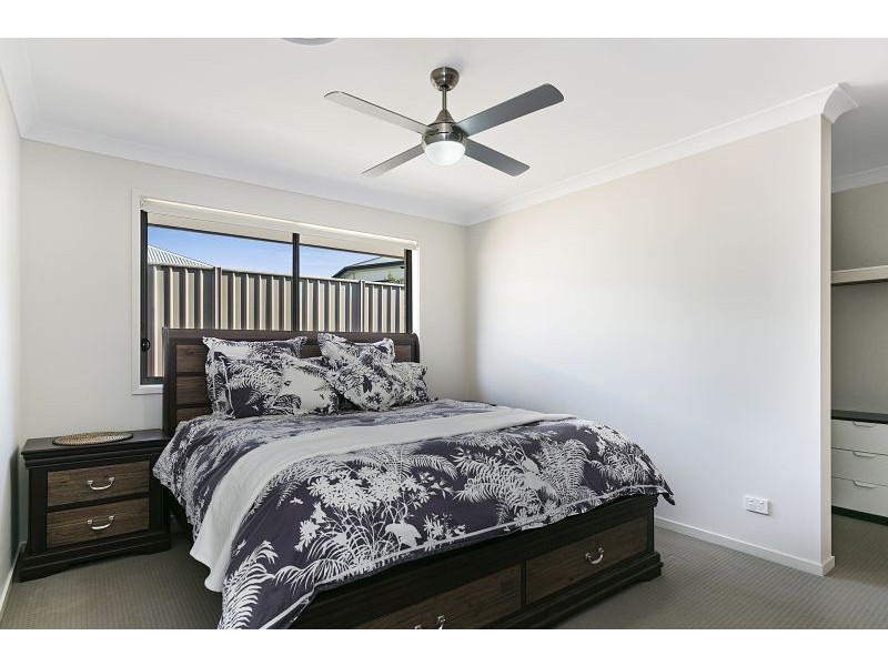 52 Capella Drive, Redland Bay QLD 4165