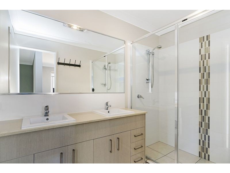 52 Capella Drive, Redland Bay QLD 4165