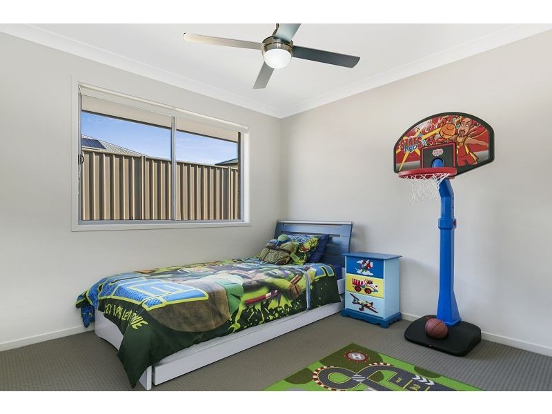 52 Capella Drive, Redland Bay QLD 4165