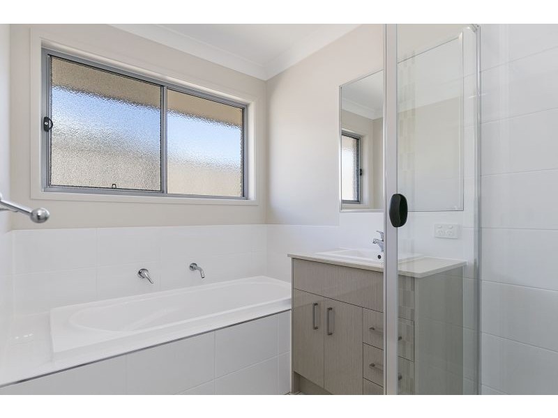 52 Capella Drive, Redland Bay QLD 4165