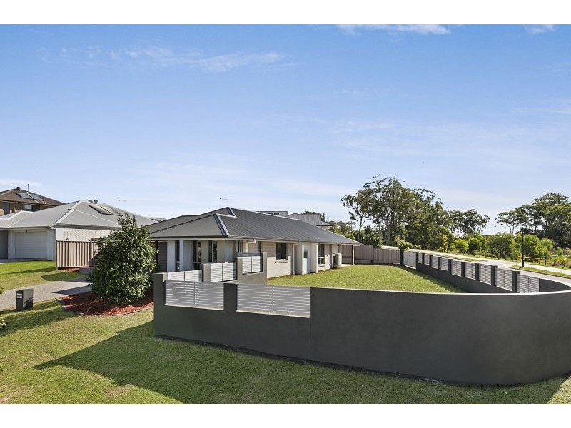52 Capella Drive, Redland Bay QLD 4165