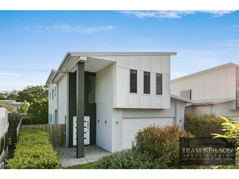 7B Bream Place, Redland Bay QLD 4165