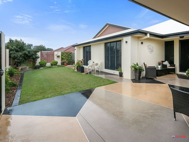 15 Caswell Crescent, Redland Bay QLD 4165