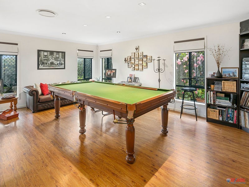 15 Caswell Crescent, Redland Bay QLD 4165