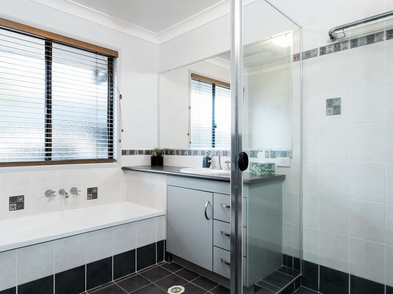 28 Grevillea St, Redland Bay QLD 4165