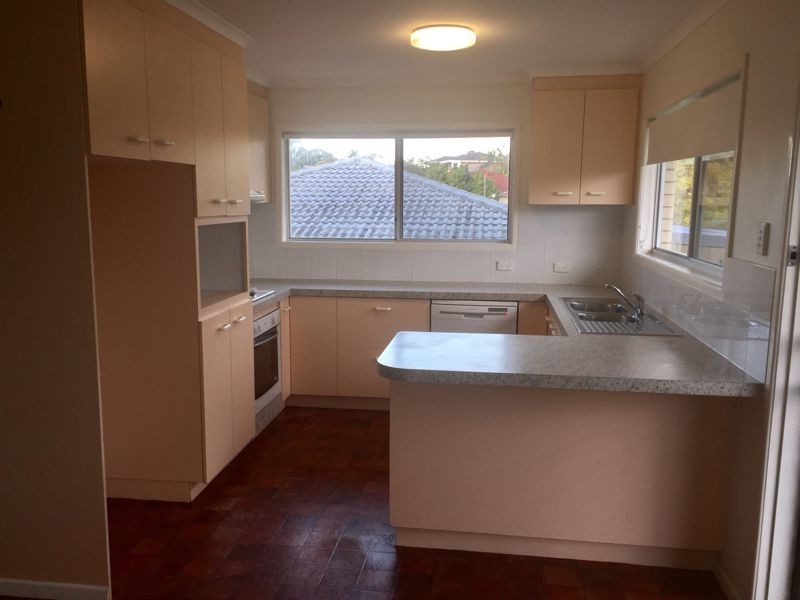 11 Holloway St, Birkdale QLD 4159