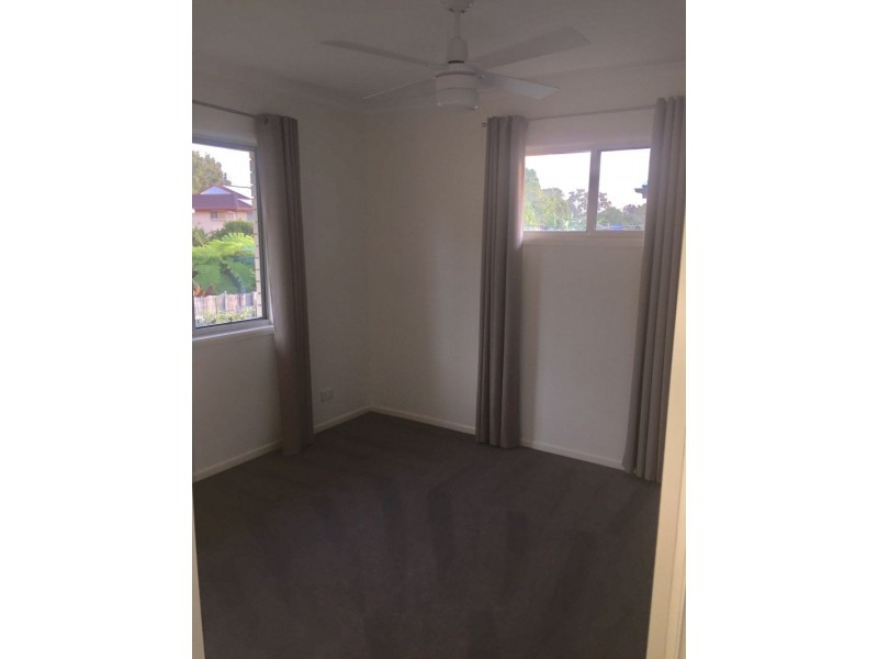 11 Holloway St, Birkdale QLD 4159