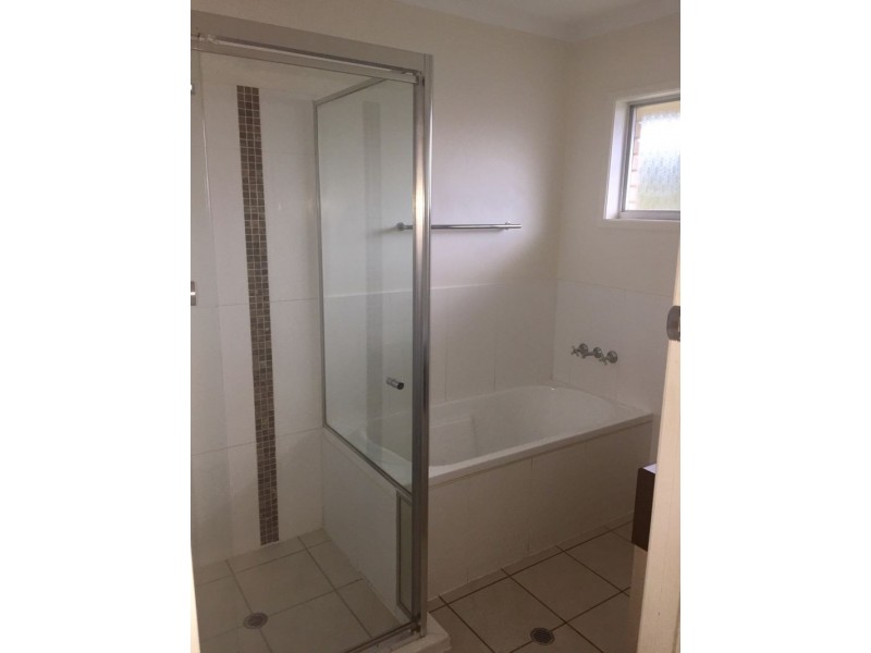 11 Holloway St, Birkdale QLD 4159