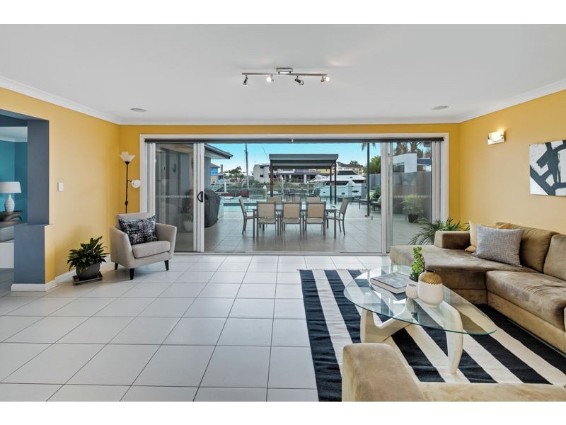 7 Captains Court, Raby Bay QLD 4163