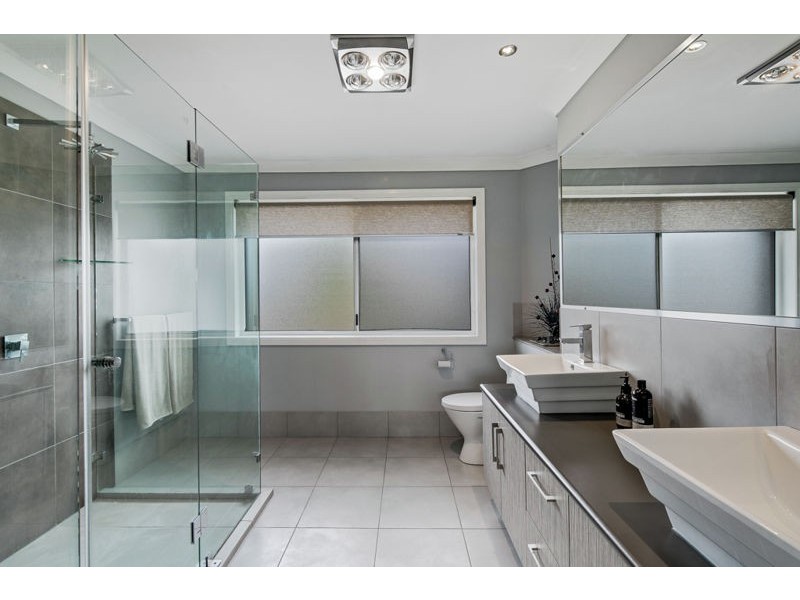 7 Captains Court, Raby Bay QLD 4163