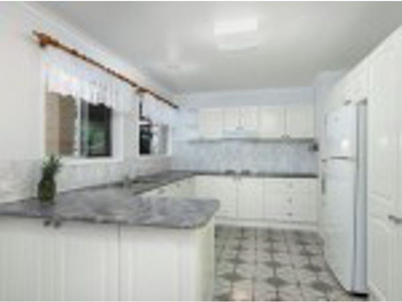 28 Henderson Road, Sheldon QLD 4157