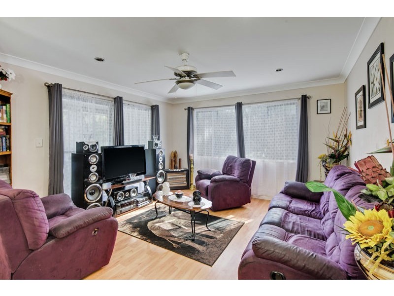 1 Tukkeri St, Macleay Island QLD 4184