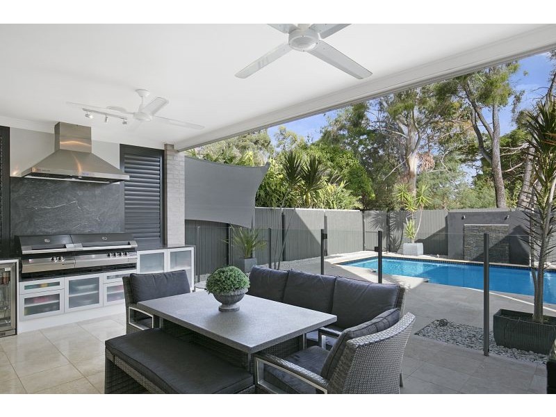 111 Torquay Road, Redland Bay QLD 4165