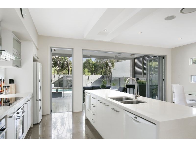 111 Torquay Road, Redland Bay QLD 4165