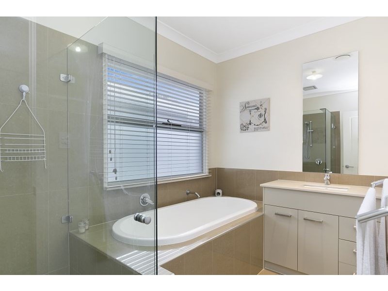 111 Torquay Road, Redland Bay QLD 4165